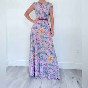 Cruise collection. Long dress for a sunday branch or a beach party